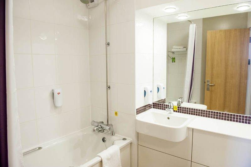 Premier Inn Southampton North Chilworth  ภายนอก รูปภาพ